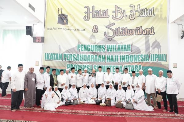  Halalbihalal IPHI Sumut, Musa Rajekshah Menepungtawari Calon Haji Tebingtinggi